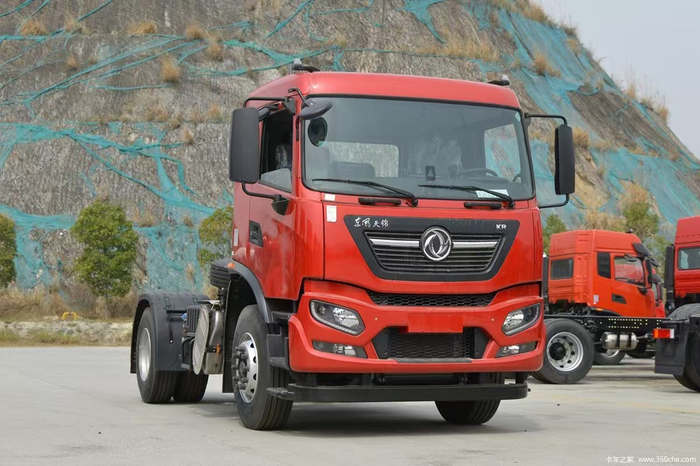 东风天锦KR 4X2 300马力牵引车