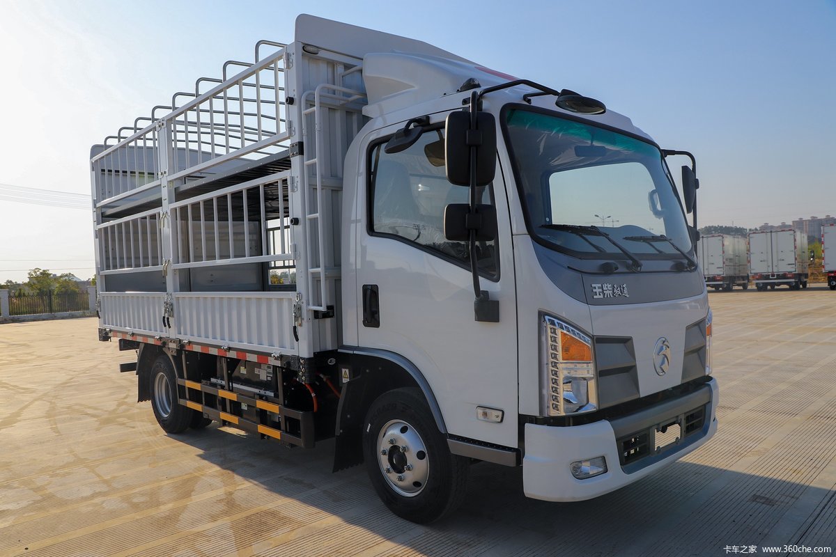 玉柴新能源驭通 4X2 厢式车